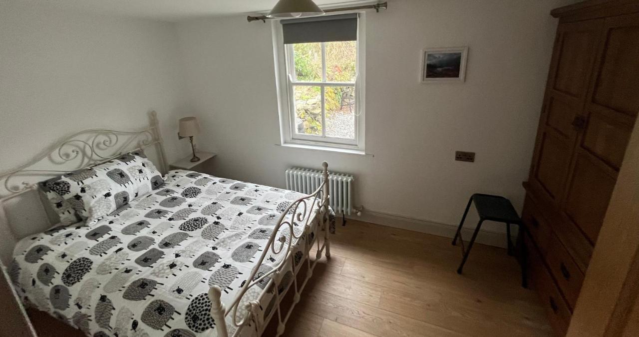Newly Renovated Stone Cottage Located 2.5 Miles From Killarney Town Teernaboul Exterior foto